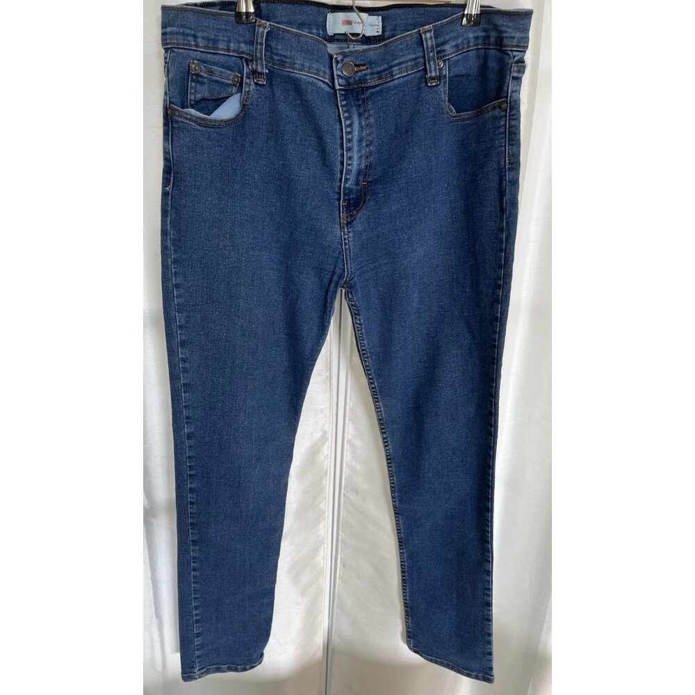Levi’s Straight Fit Womens Jeans Size 17 Dark Wash Blue Cotton Blend Classic